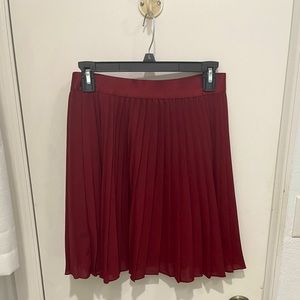 Express pleated skirt